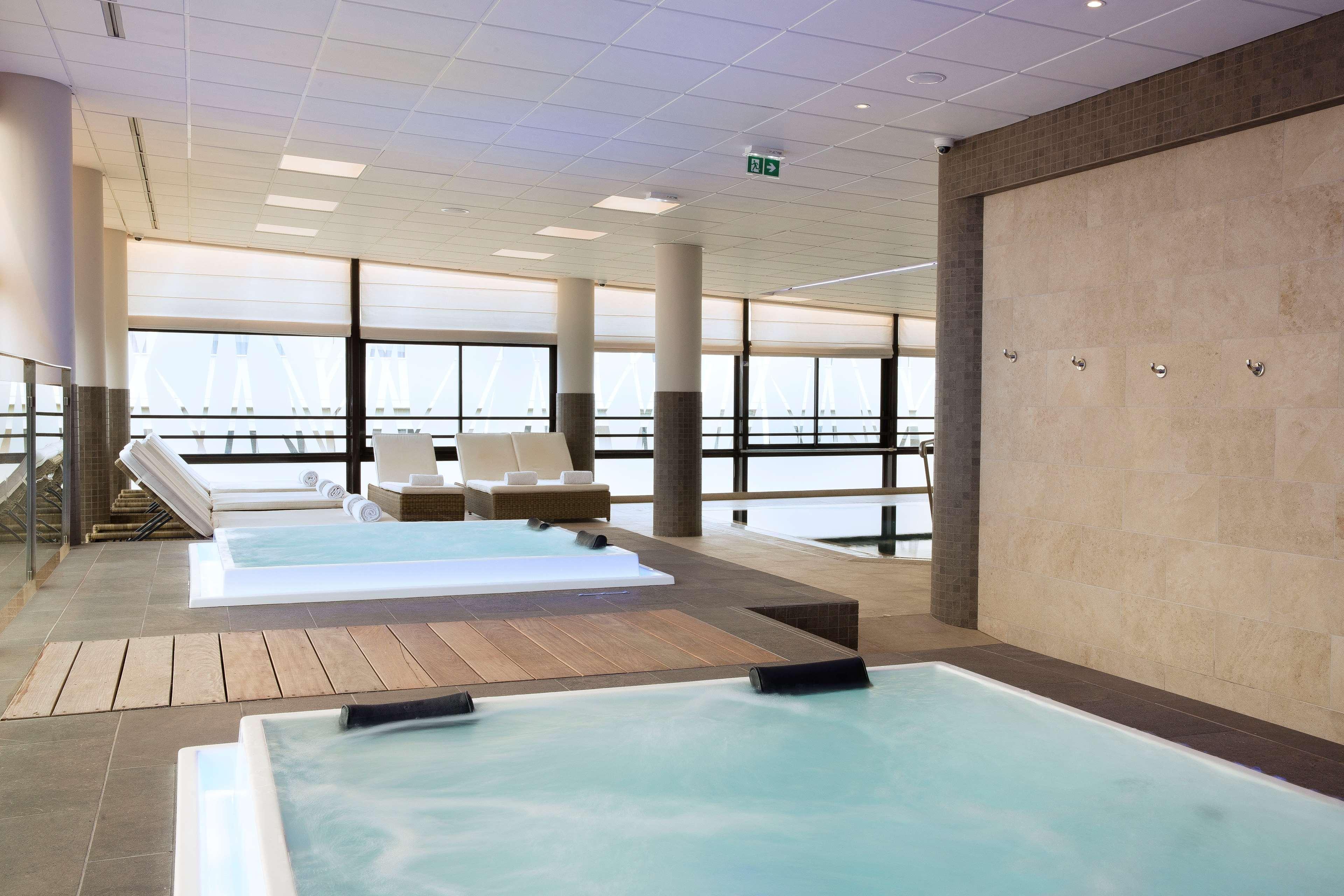 Golden Tulip Aix Les Bains - Hotel & Spa エクスレバン エクステリア 写真